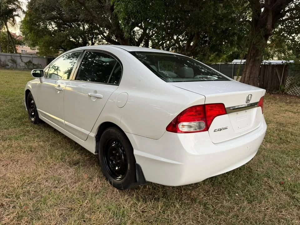 2010 Honda Civic 8th Gen - Image 6 of 10