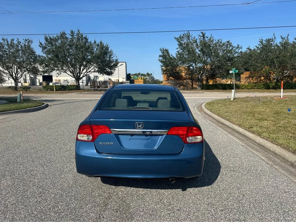 2010 Honda Civic 8th Gen - Image 7 of 14
