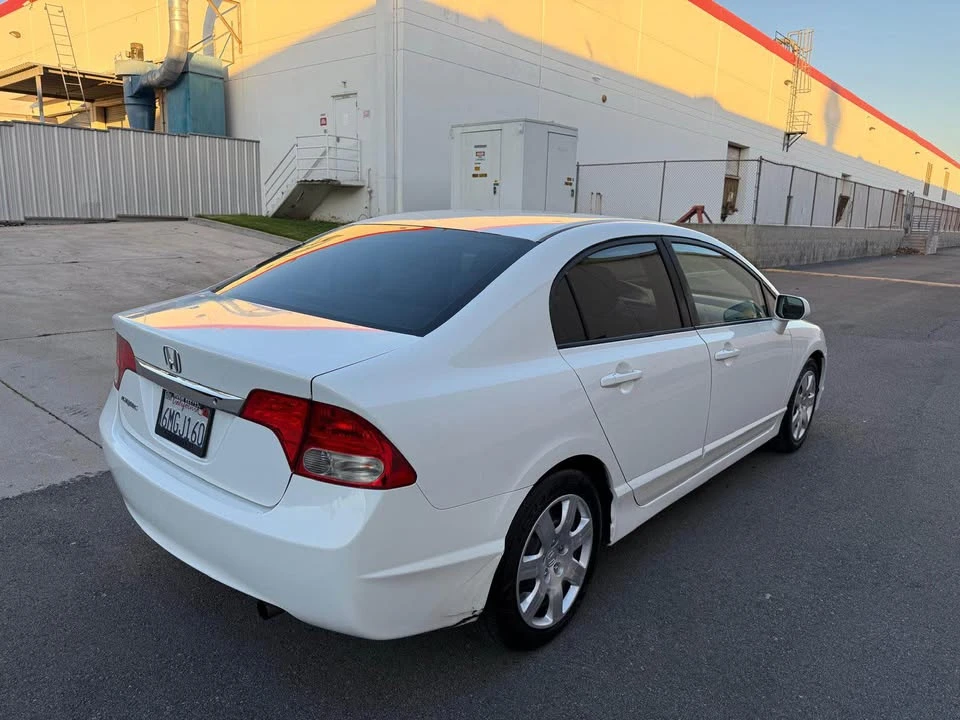 2010 Honda Civic 8th Gen - Image 10 of 11