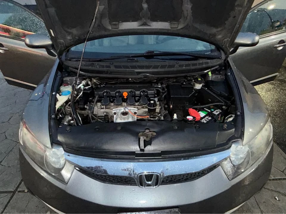 2010 Honda Civic 8th Gen - Image 9 of 15