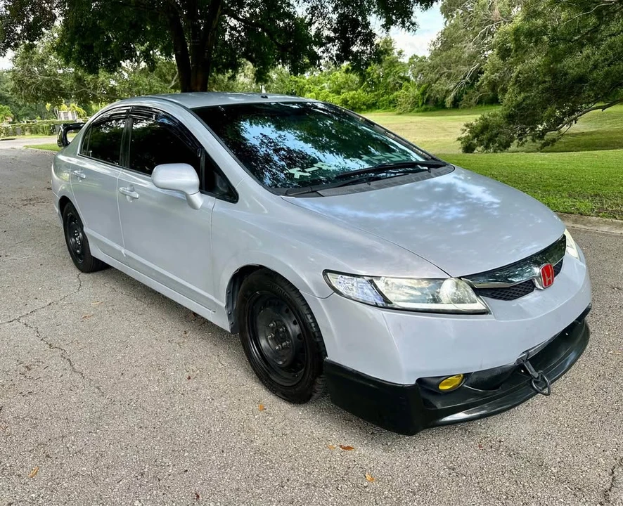 2010 Honda Civic 8th Gen - Image 7 of 20