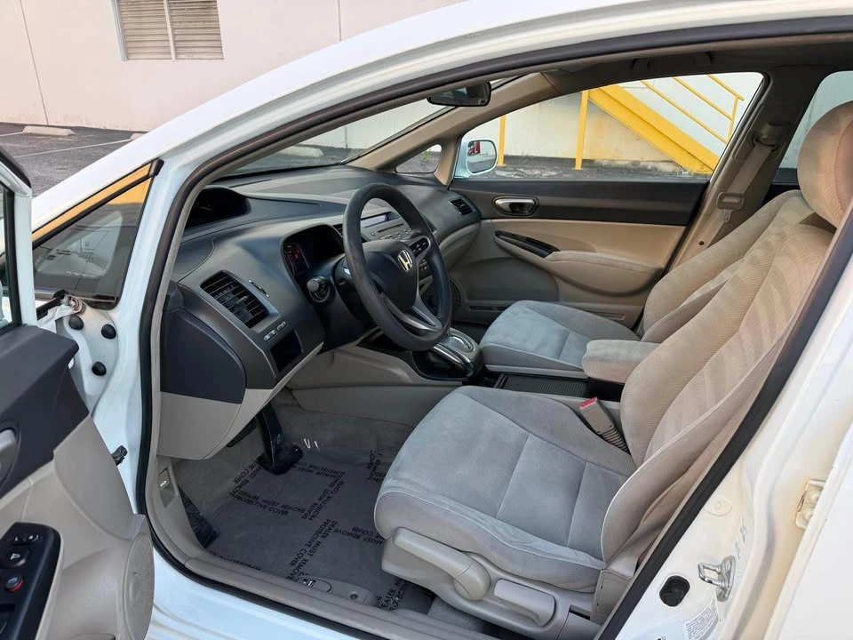 2010 Honda Civic 8th Gen - Image 3 of 11