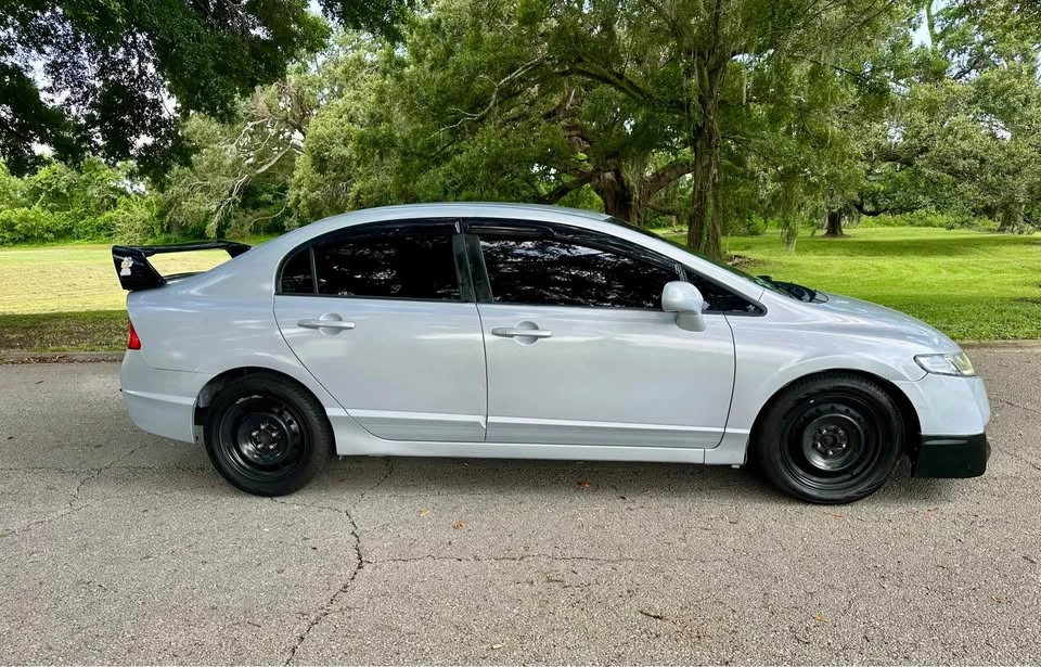 2010 Honda Civic 8th Gen - Image 6 of 20