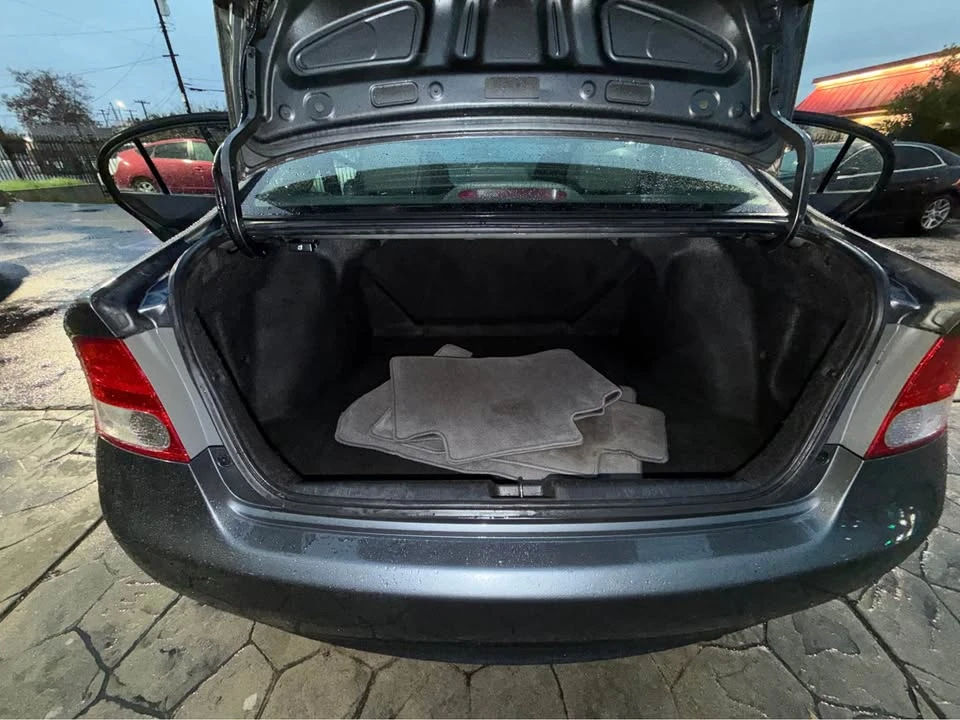 2010 Honda Civic 8th Gen - Image 10 of 15