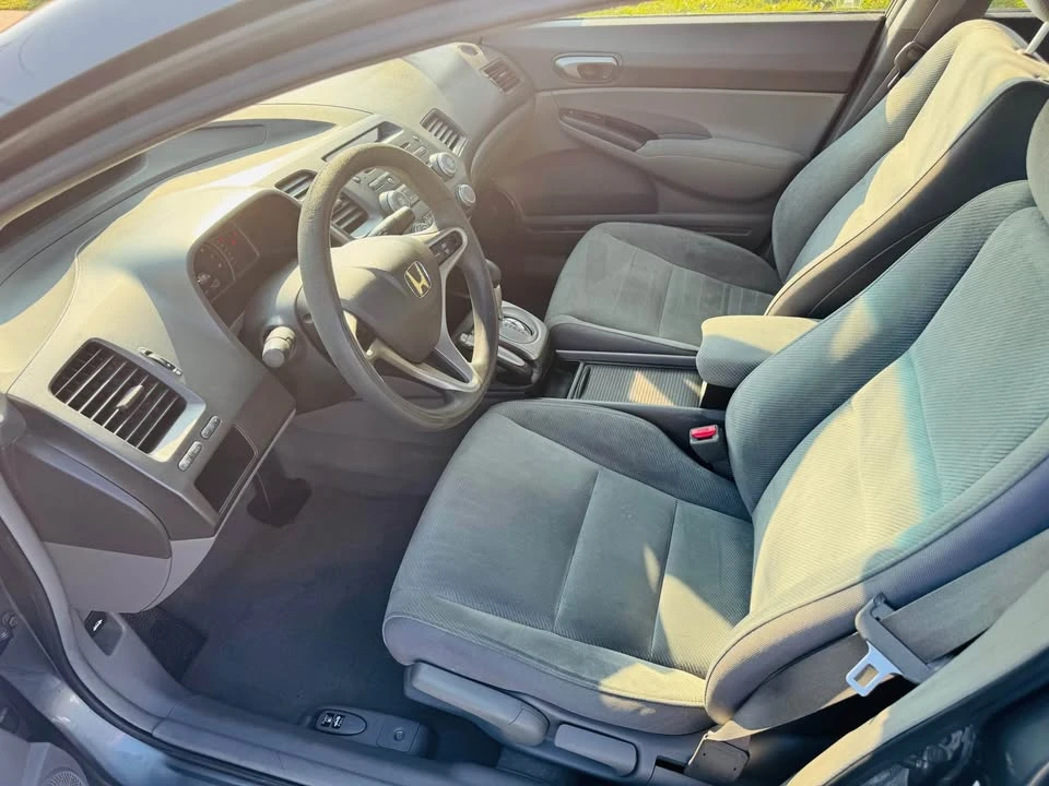 2010 Honda Civic 8th Gen - Image 6 of 8