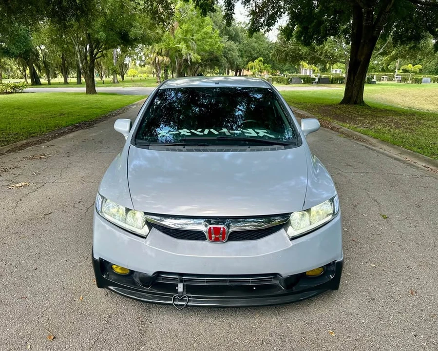 2010 Honda Civic 8th Gen - Image 8 of 20