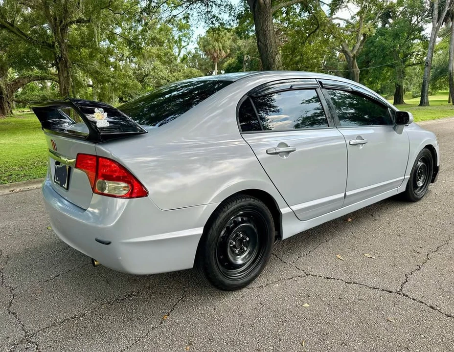 2010 Honda Civic 8th Gen - Image 5 of 20