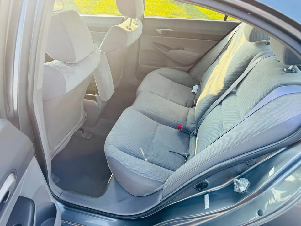 2010 Honda Civic 8th Gen - Image 7 of 8