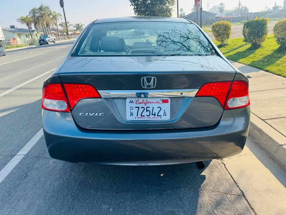 2010 Honda Civic 8th Gen - Image 5 of 8