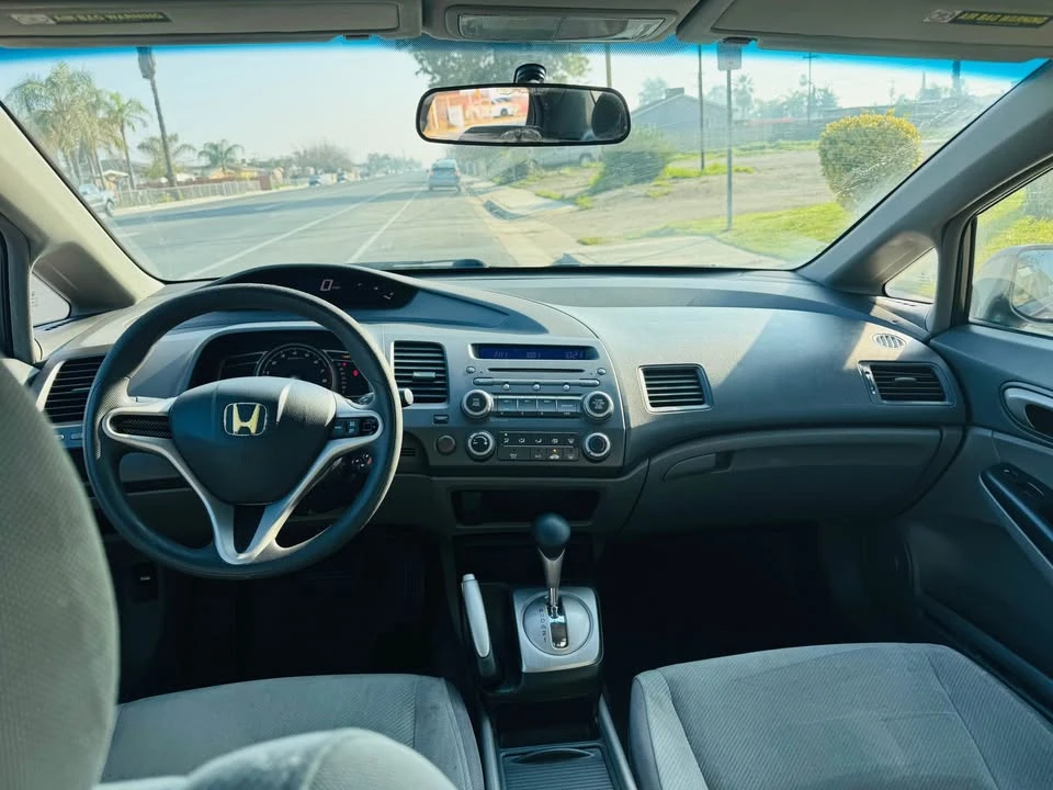 2010 Honda Civic 8th Gen - Image 8 of 8