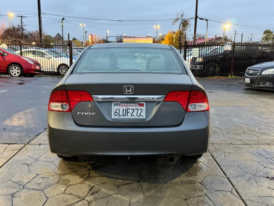 2010 Honda Civic 8th Gen - Image 4 of 15
