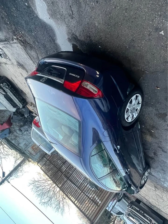 2010 Honda Civic 8th Gen - Image 9 of 12
