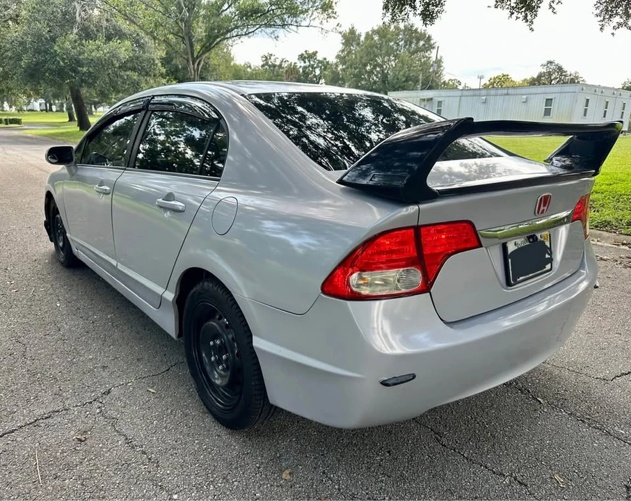 2010 Honda Civic 8th Gen - Image 3 of 20