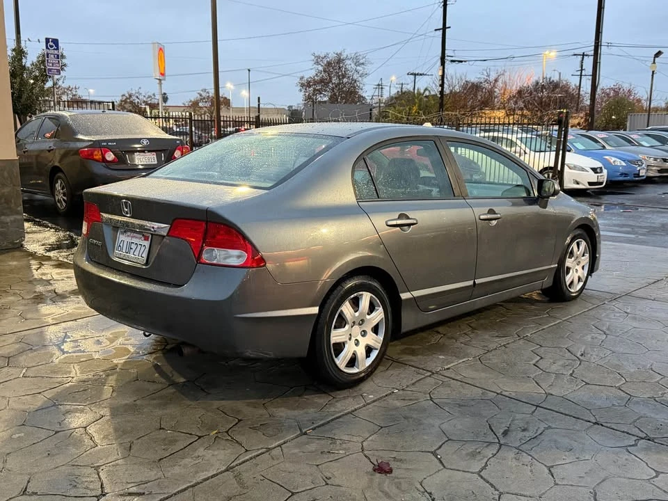 2010 Honda Civic 8th Gen - Image 3 of 15