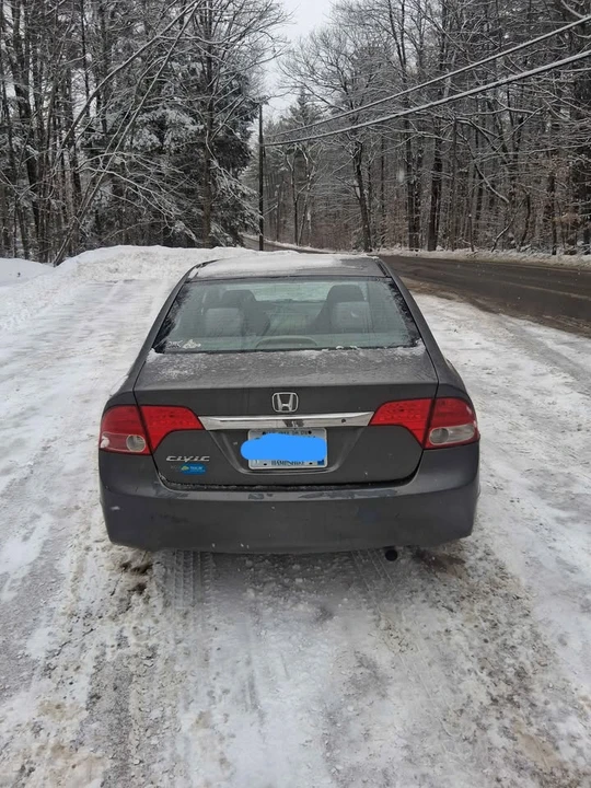 2010 Honda Civic 8th Gen - Image 3 of 10