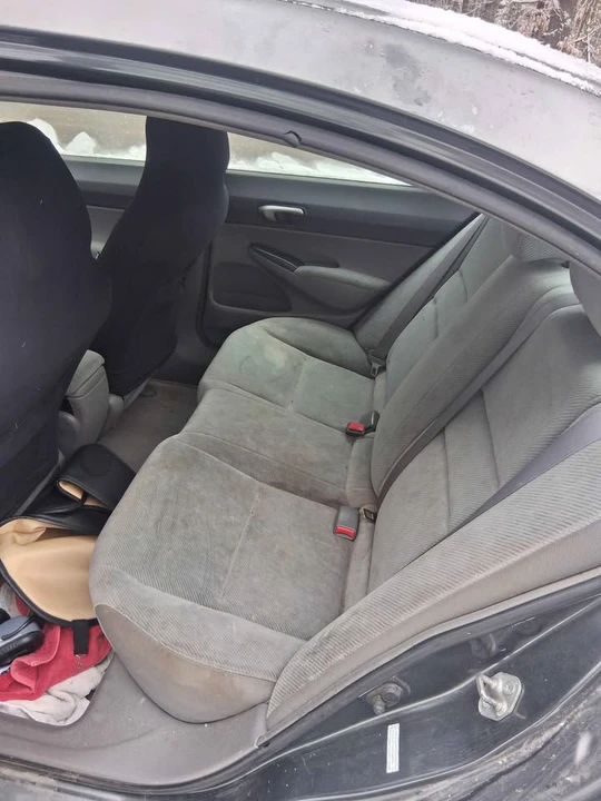 2010 Honda Civic 8th Gen - Image 8 of 10