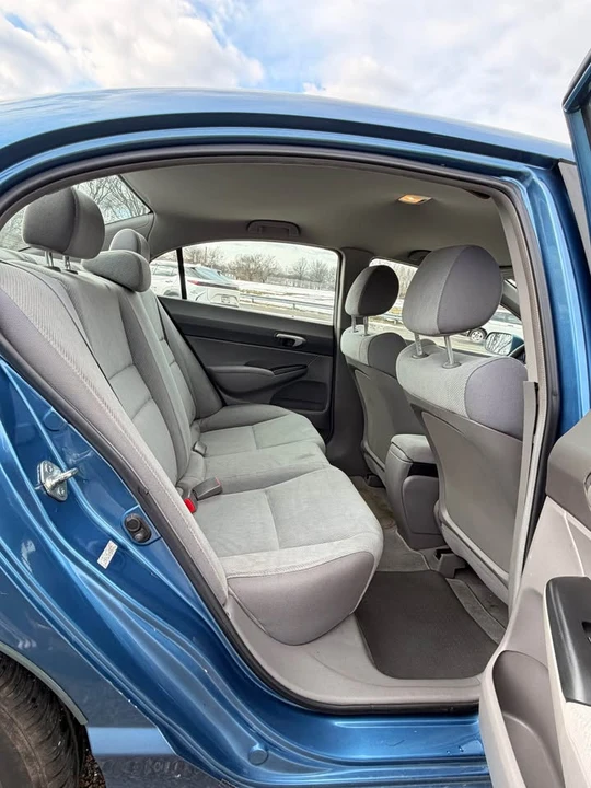 2010 Honda Civic 8th Gen - Image 8 of 11