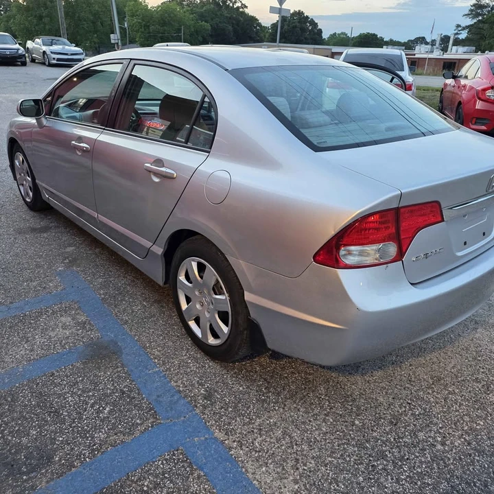 2010 Honda Civic 8th Gen - Image 5 of 11