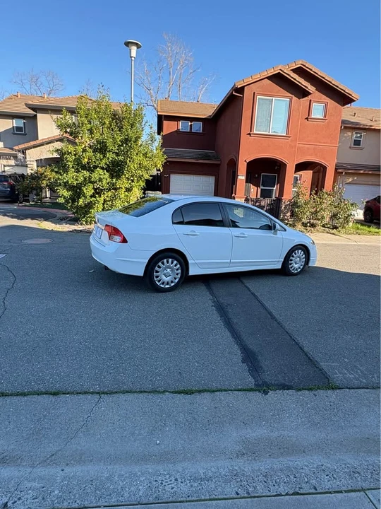 2010 Honda Civic 8th Gen - Image 8 of 13
