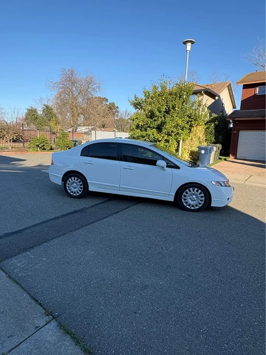 2010 Honda Civic 8th Gen - Image 7 of 13