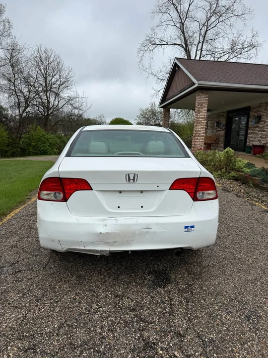 2010 Honda Civic 8th Gen - Image 4 of 17