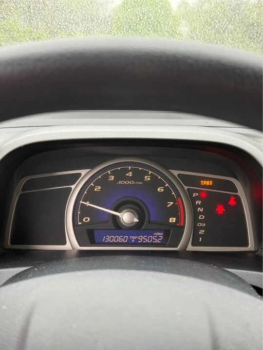 2010 Honda Civic 8th Gen - Image 11 of 17