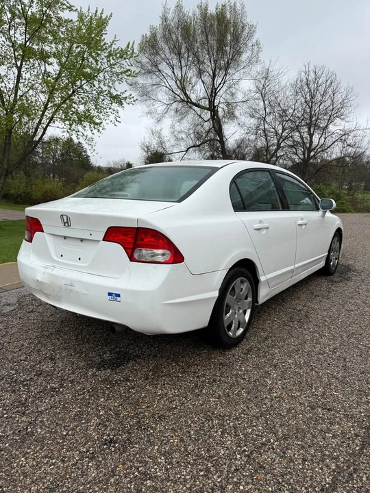 2010 Honda Civic 8th Gen - Image 5 of 17