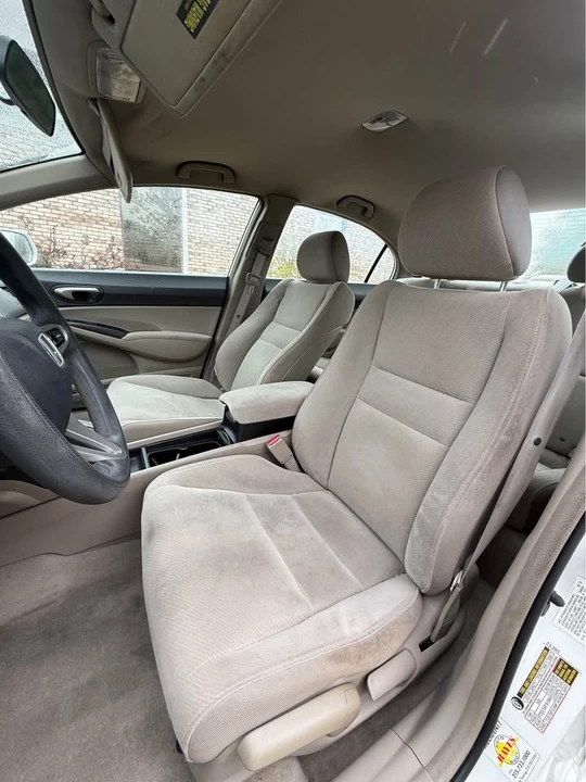 2010 Honda Civic 8th Gen - Image 9 of 17