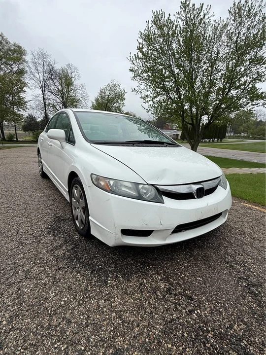 2010 Honda Civic 8th Gen - Image 7 of 17