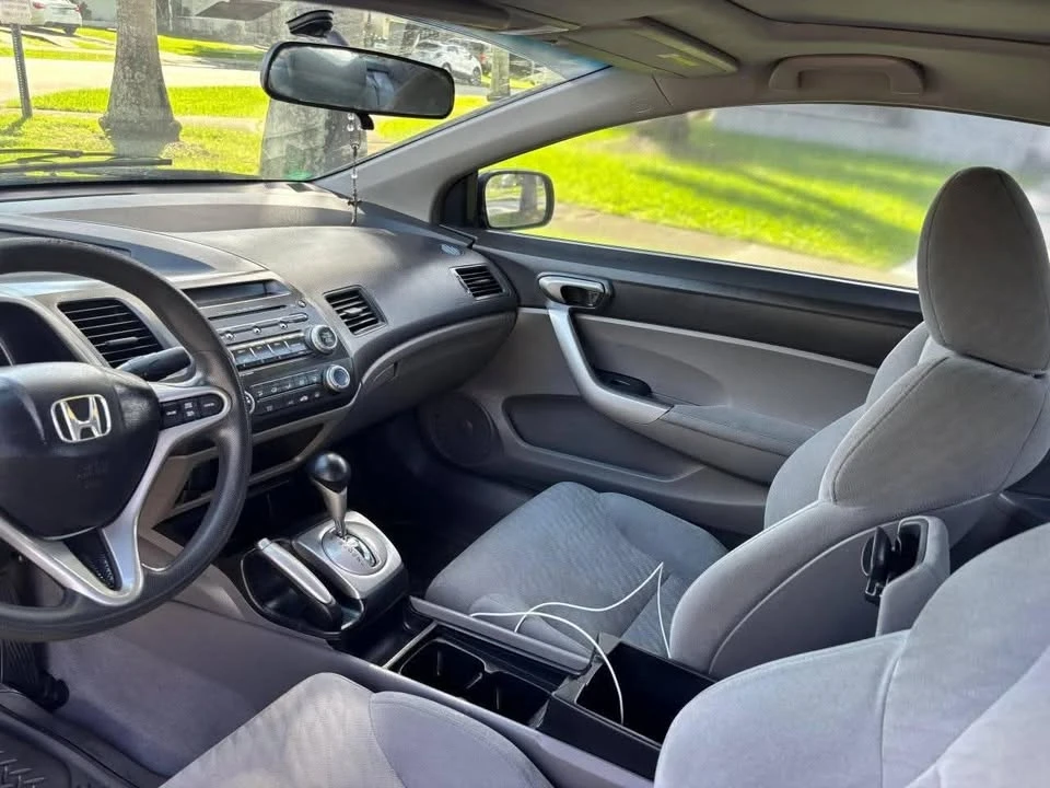 2010 Honda Civic 8th Gen - Image 4 of 5