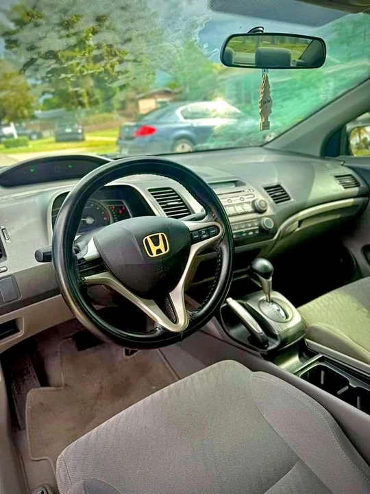 2010 Honda Civic 8th Gen - Image 7 of 12