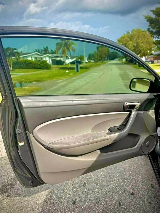 2010 Honda Civic 8th Gen - Image 8 of 12