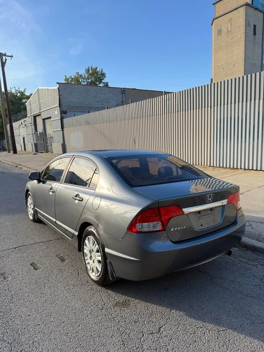 2010 Honda Civic 8th Gen - Image 3 of 14