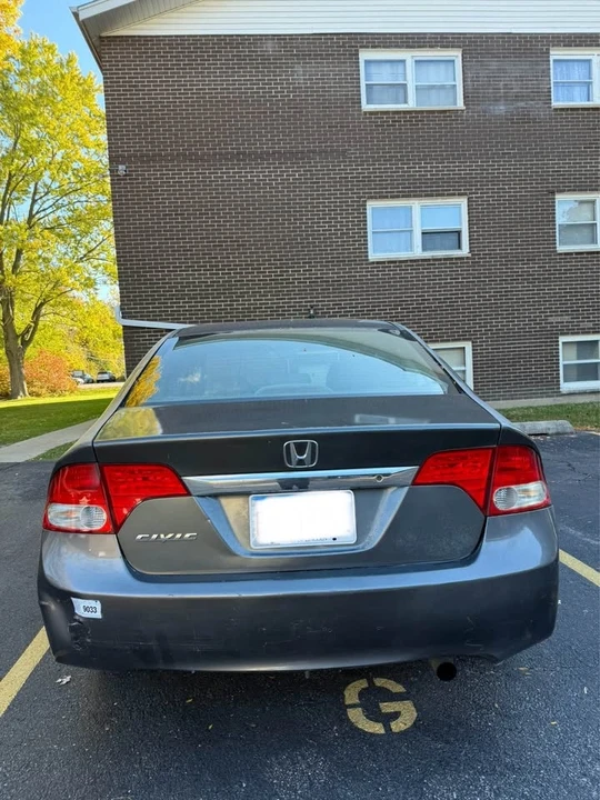 2010 Honda Civic 8th Gen - Image 3 of 10