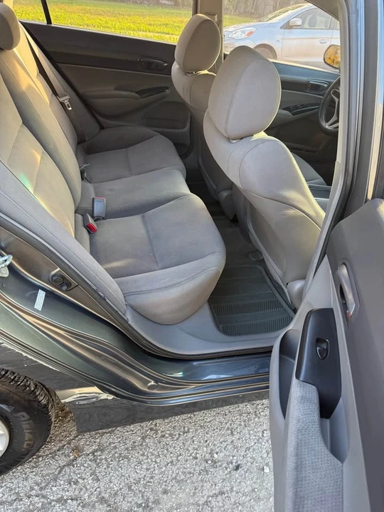 2010 Honda Civic 8th Gen - Image 11 of 14