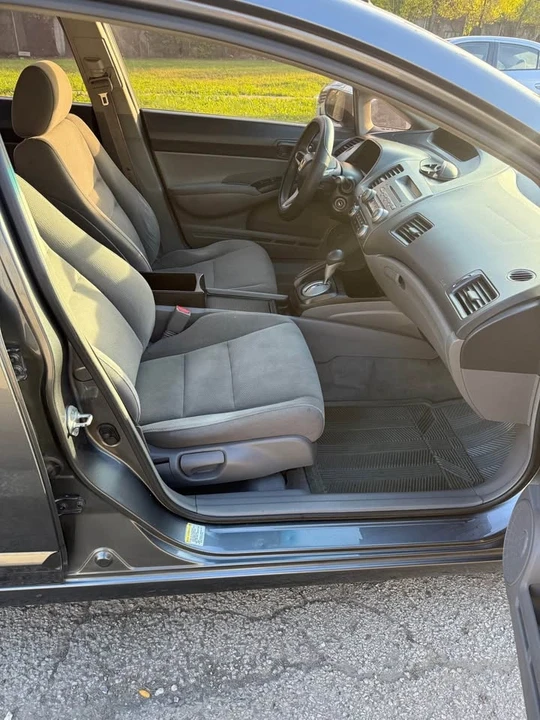 2010 Honda Civic 8th Gen - Image 12 of 14