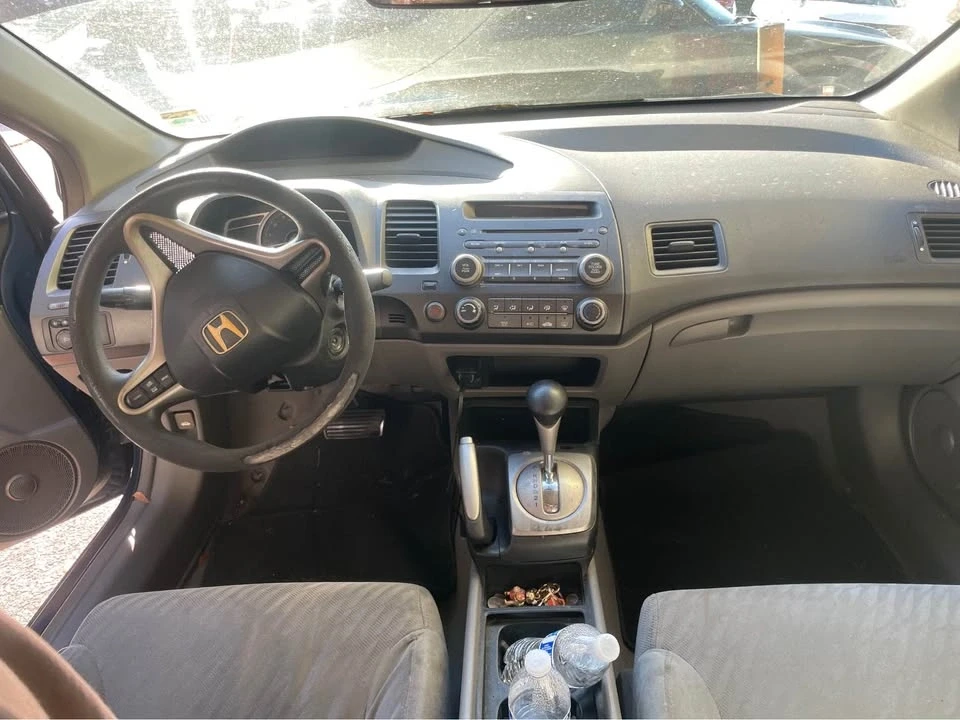 2010 Honda Civic 8th Gen - Image 3 of 4