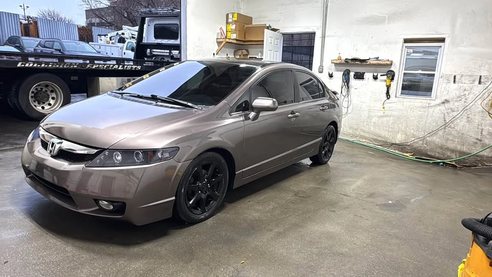 2010 Honda Civic 8th Gen - Image 4 of 7