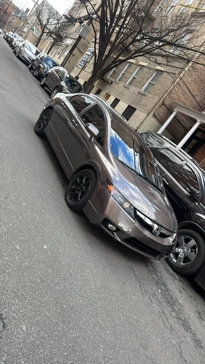 2010 Honda Civic 8th Gen - Image 3 of 7