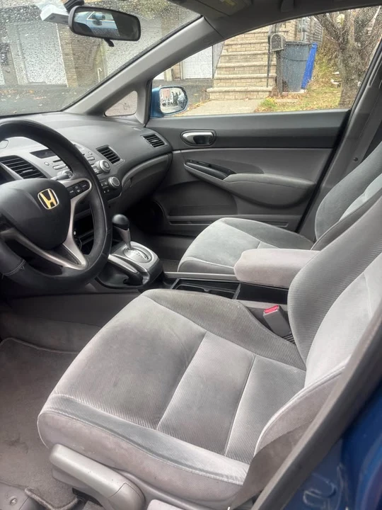 2010 Honda Civic 8th Gen - Image 6 of 9