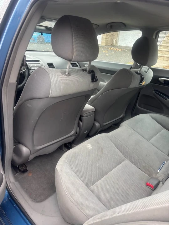 2010 Honda Civic 8th Gen - Image 8 of 9