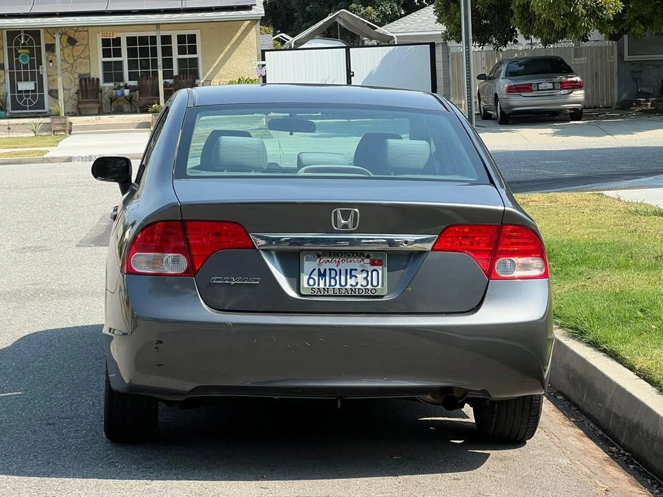 2010 Honda Civic 8th Gen - Image 5 of 15