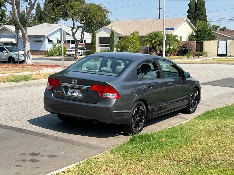 2010 Honda Civic 8th Gen - Image 6 of 15