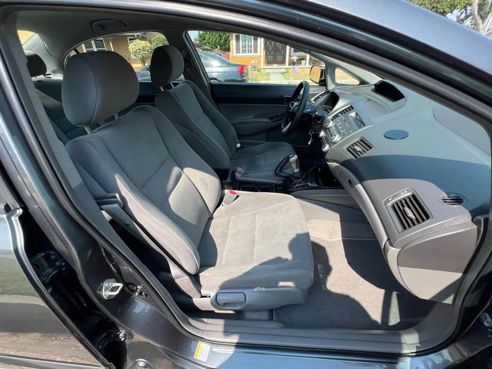 2010 Honda Civic 8th Gen - Image 9 of 15