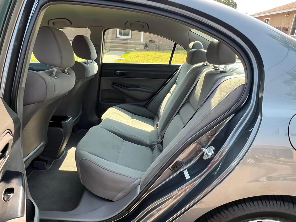 2010 Honda Civic 8th Gen - Image 11 of 15