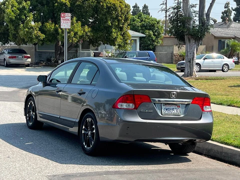 2010 Honda Civic 8th Gen - Image 4 of 15
