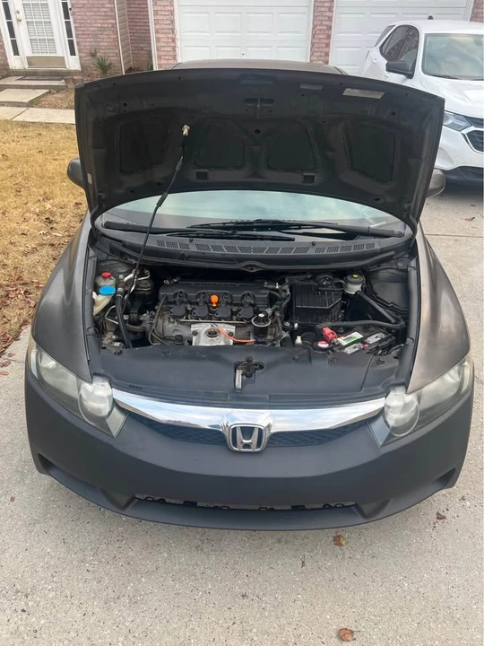 2010 Honda Civic 8th Gen - Image 2 of 10