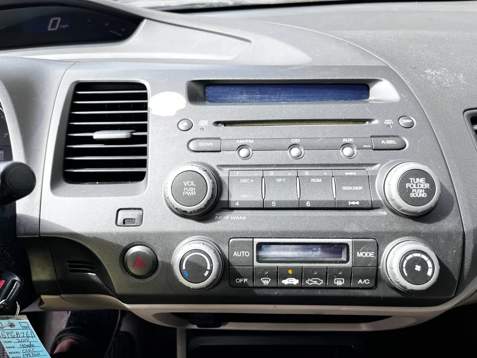 2010 Honda Civic 8th Gen - Image 13 of 18