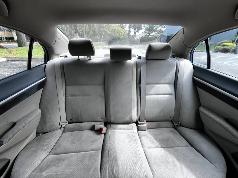 2010 Honda Civic 8th Gen - Image 12 of 18