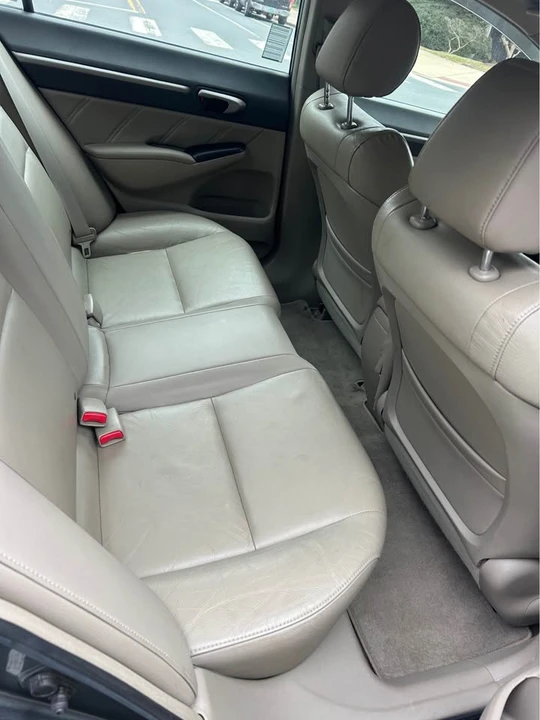 2010 Honda Civic 8th Gen - Image 5 of 6